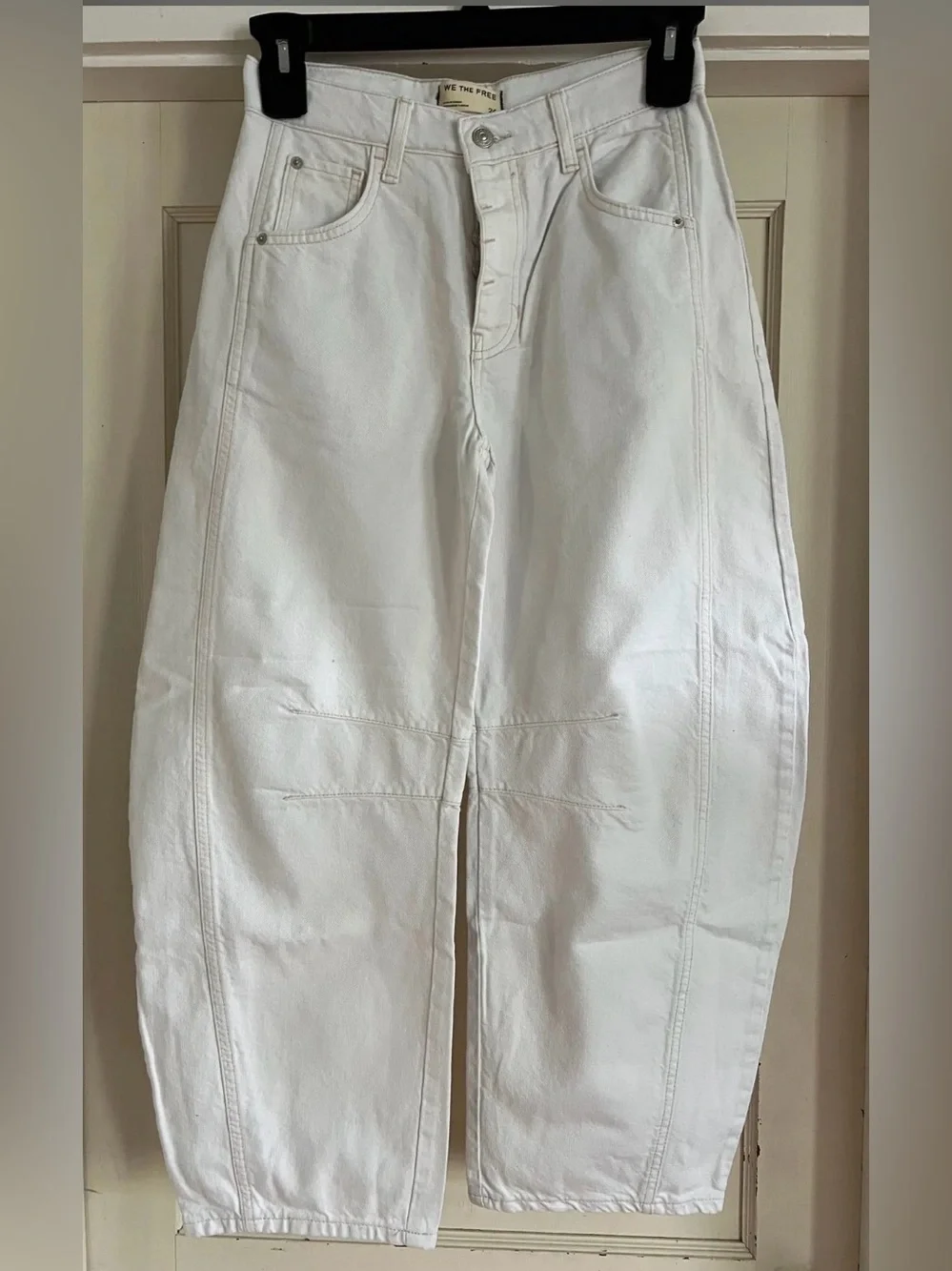 We The Free Good Luck Mid-Rise Barrel Jeans in Optic White in Size 24 NWOT